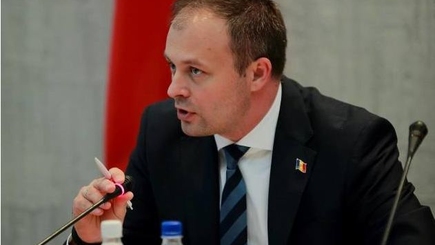 Андриан Канду предлагает назначить главой ЦИК оппозиционера