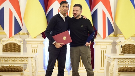 Президент Украины Владимир Зеленский и премьер-министр Великобритании Риши Сунак подписали двустороннее соглашение о безопасности
