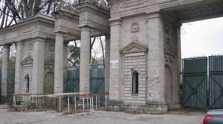 Стадион-призрак бушует в соцсетях