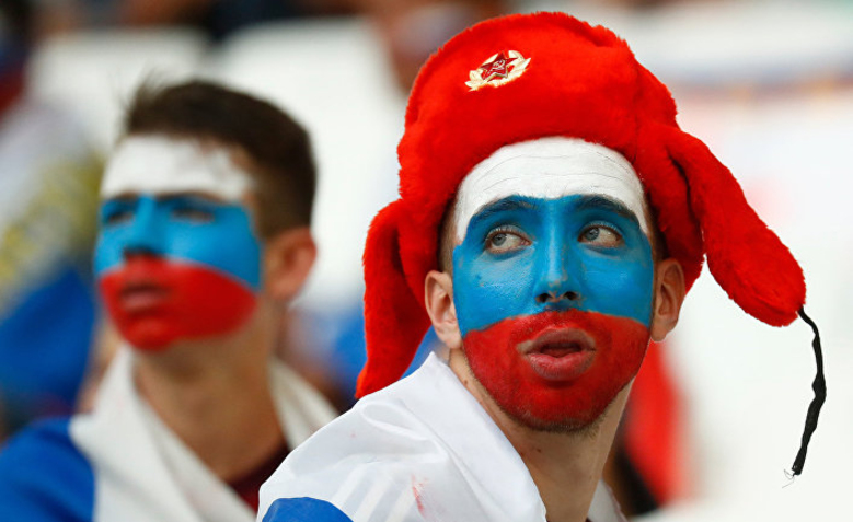 Путинская Россия — это бедный, пьяный футбольный хулиган