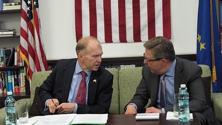 «Встреча без галстуков» Уильяма Мозера и Пиркки Тапиолы   с  молдавскими журналистами