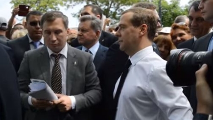 Дмитрий Медведев: «Денег нет, но вы держитесь»