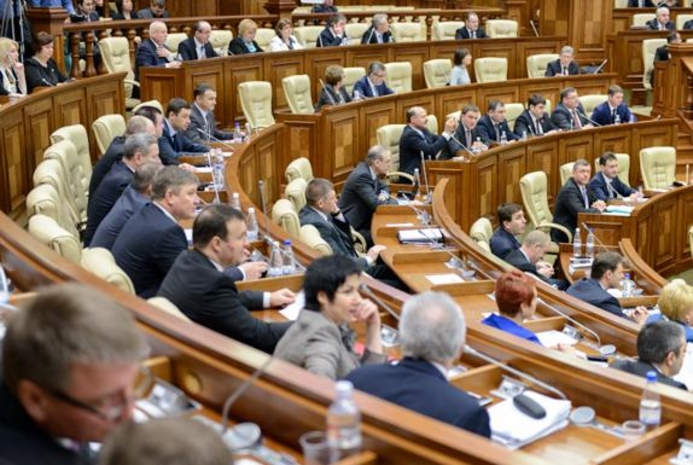 В парламент могут пройти 5 партий