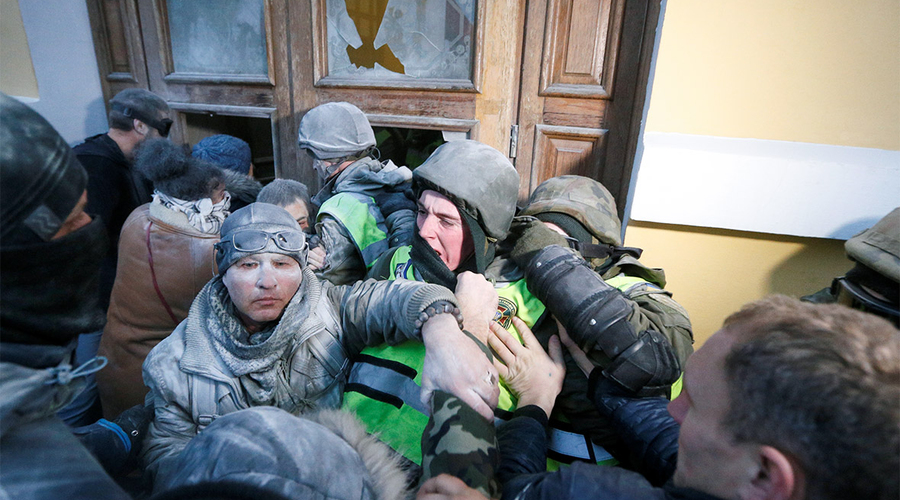 Сторонники Саакашвили смогли прорваться в Октябрьский дворец