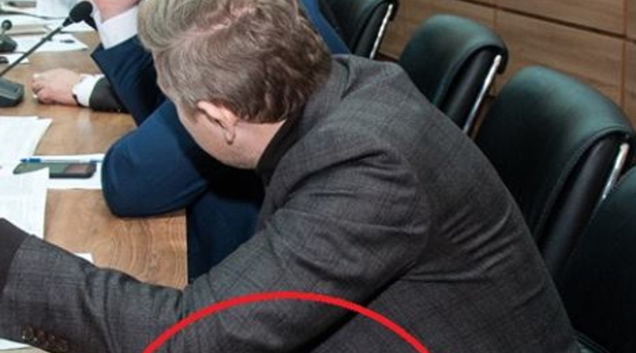 Скандал. Депутаты Приднестровья играют в 