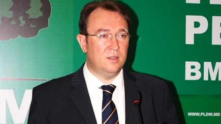 Алескандру Тэнасе: «У коммунистов впервые появился реальный кандидат, а не рукавица или кукла, которой кто-то управляет…»