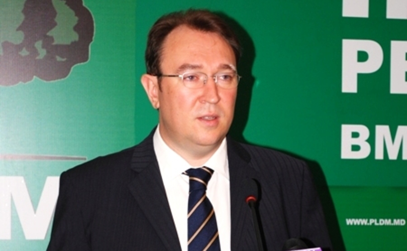 Алескандру Тэнасе: «У коммунистов впервые появился реальный кандидат, а не рукавица или кукла, которой кто-то управляет…»