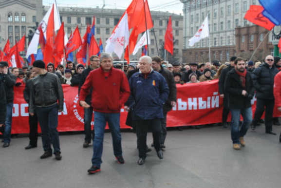 Вначале приватизация, потом революция