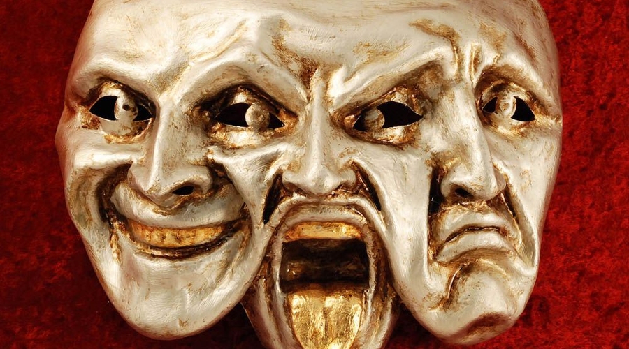 Двуликие, или Статус постоянного нейтралитета - по-русски и по-молдавски, точнее -  по-социалистически