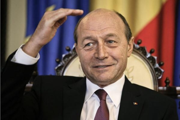 Бэсеску обратился к гражданам РМ