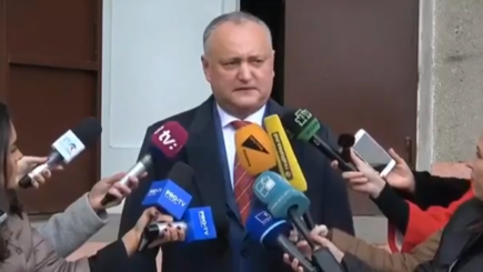 Социалисты уже готовят вотум недоверия правительству Санду