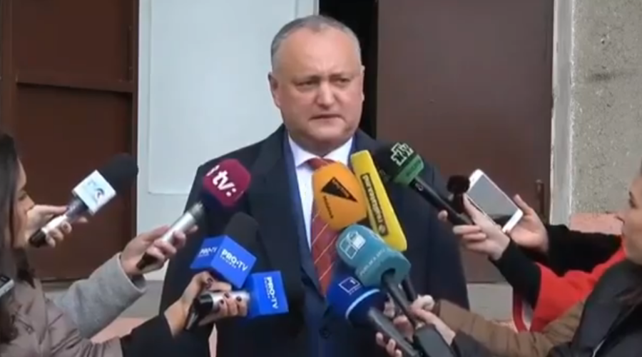 Социалисты уже готовят вотум недоверия правительству Санду