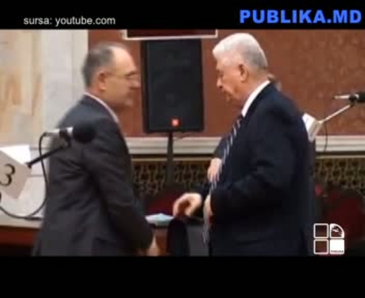 Инна Шупак проявила нелояльность к лидеру ПКРМ. И была наказана шлепком