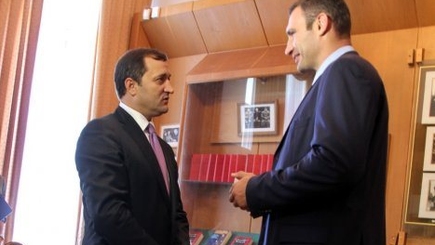 Меркель и Европейская народная партия (ЕНП) делают ставку на  Филата (Молдова) и Кличко (Украина)