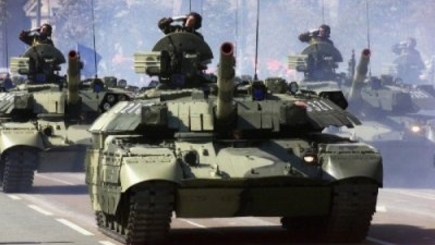 Лавров заявил, что Россия может ввести войска в Украину