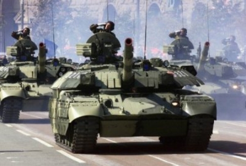 Лавров заявил, что Россия может ввести войска в Украину