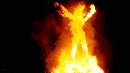 Заказчица попросила киллера: соперницу убить до Пасхи, неверного мужа – после