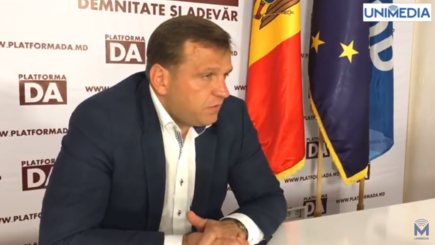 Андрей Нэстасе выдвинет свою кандидатуру по одномандатному округу