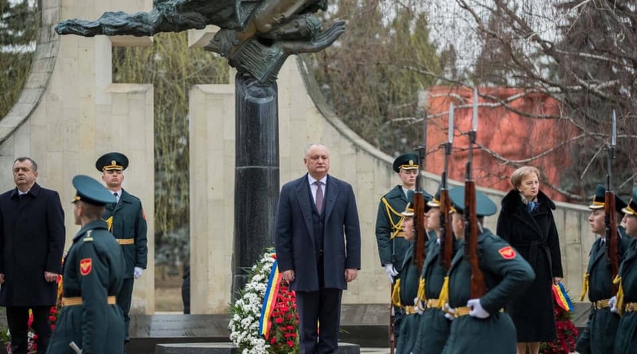 После эвакуации боеприпасов российские войска также должны будут покинуть левый берег Днестра, - президент Молдовы Игорь Додон.