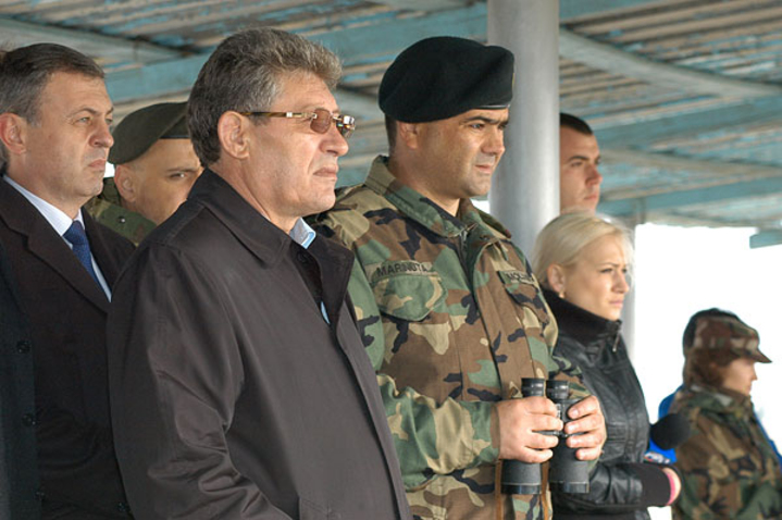 Не поделился?