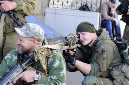 Блокпосты силовиков в Луганской области обстреляны боевиками