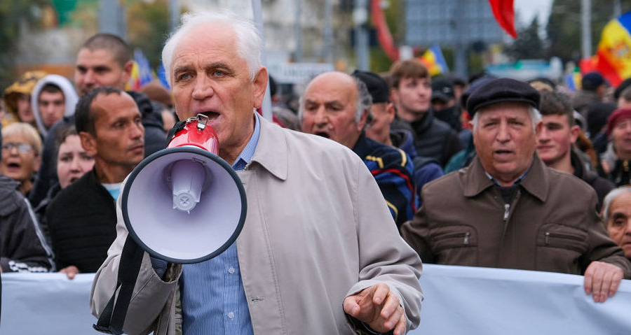 Причина не в полицейских, а в Шоре, который толкает своих партийцев на нарушение закона.