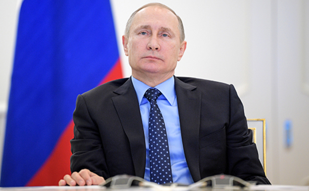 Путин отказался высылать американских дипломатов из России