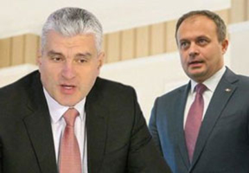 Вице-председатель парламента Александр Слусарь считает, что с Андриана Канду следует снять иммунитет депутата