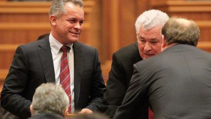 Версия. Коммунисты вернутся в парламент, чтобы отправить Филата в отставку