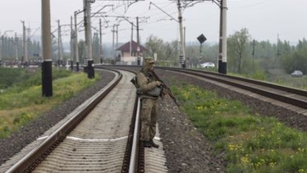 В Свердловске террористы взорвали электроподстанцию и ж/д пути