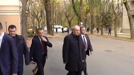 Вечером Тимофти познакомится с парламентским большинством