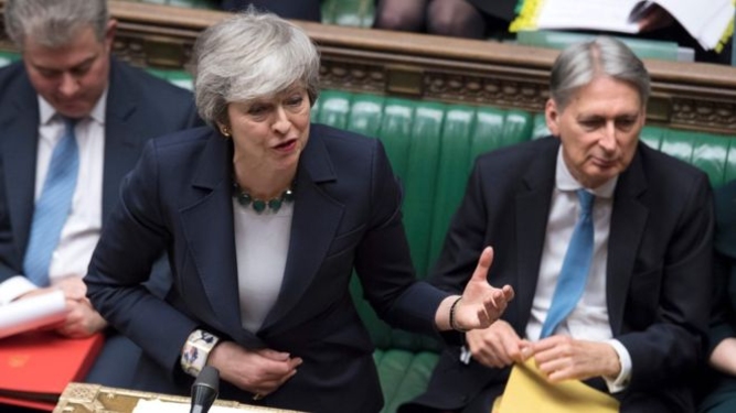 Правительство Мэй проиграло еще раз: парламент Британии запретил разводиться с ЕС без договора