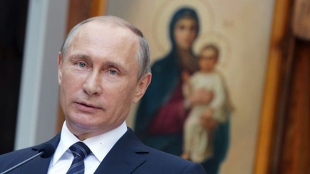 Путин предложил упомянуть в Конституции Бога и брак 