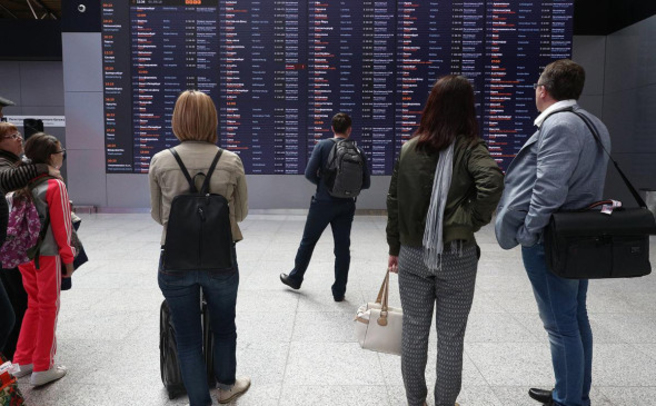 На сайтах российских авиакомпаний не осталось билетов на ближайшие рейсы в безвизовые страны