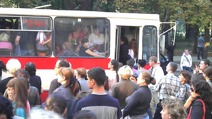 Жители Молдовы тратят больше, чем зарабатывают