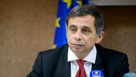 Анри Малосс порекомендовал РМ противостоять шантажу