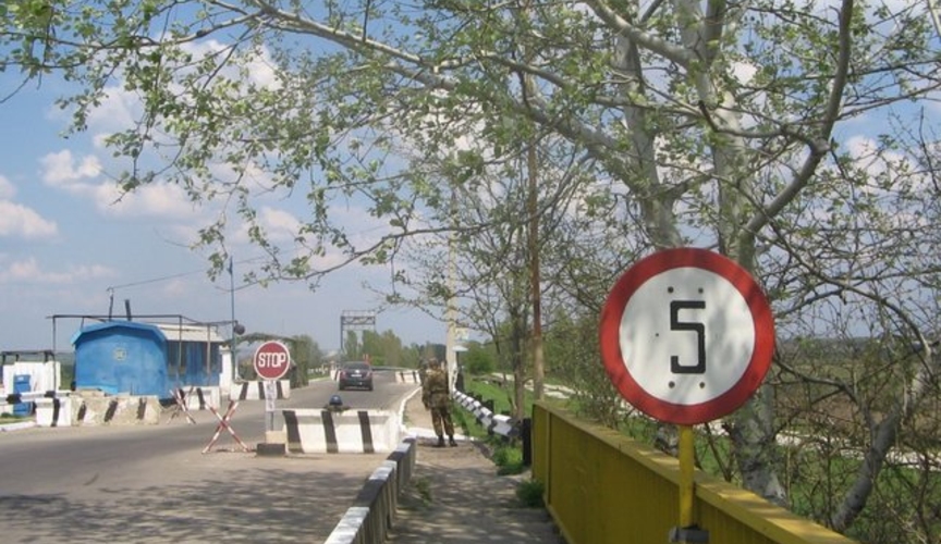 Миграционным постам быть