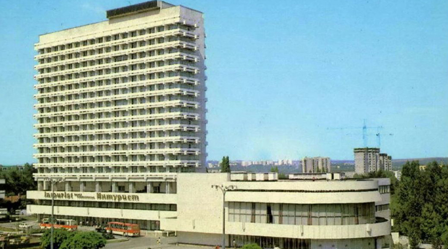В Кишиневе сносят гостиницу 