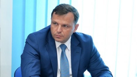 Нэстасе разозлен, что социалисты улетели в Москву, оставив его с носом