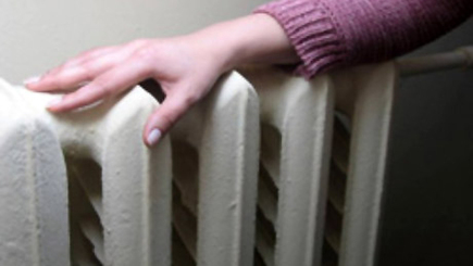 Более 70 многоквартирных домов остаются без отопления