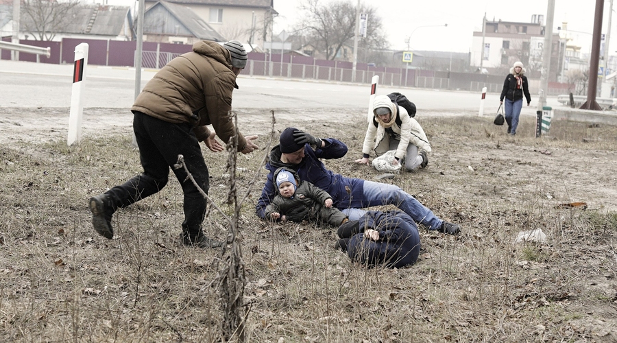 Война в Украине: Нескончаемый поток беженцев
