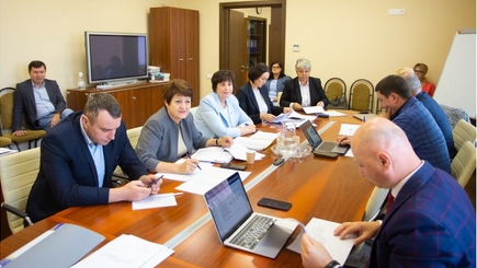 Зарплата соцработников и помощников родителей увеличится