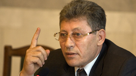 Гимпу заблокировал трибуну парламента