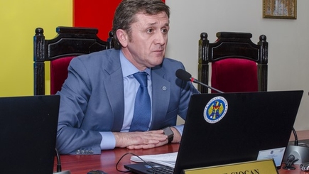 Юрие Чокан: 400 тыс. подписей - это огромная цифра, но это не заставит меня нарушить закон