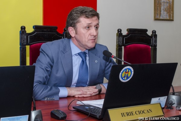 Юрие Чокан: 400 тыс. подписей - это огромная цифра, но это не заставит меня нарушить закон