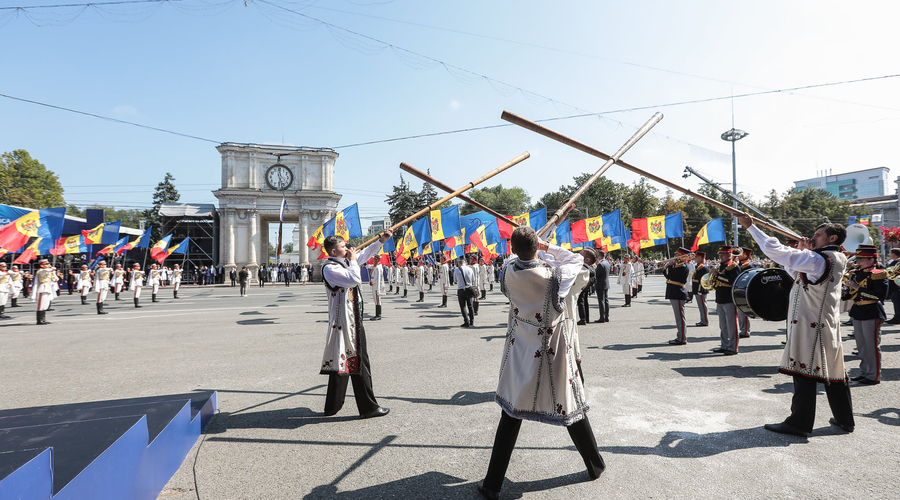 С Международным днем демократии, Молдова!