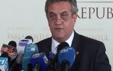 Игры коммунистов: ПКРМ вначале выступила за создание Следственной комиссии по изучению ситуации в '' Banca de economii'', потом против