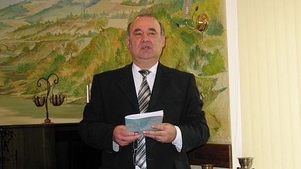 APLAUDT PENTRU INTELIGENŢĂ