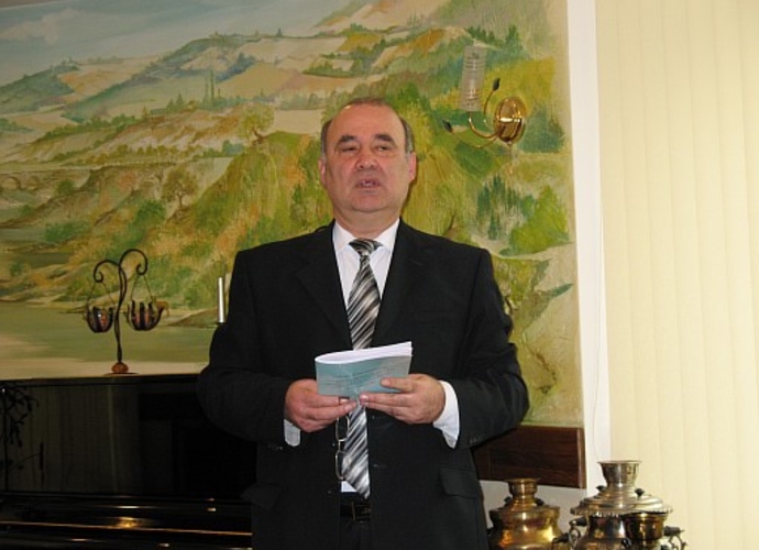 APLAUDT PENTRU INTELIGENŢĂ