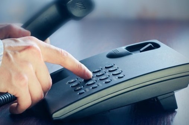 Эксперты отмечают снижение доходов операторов проводной и мобильной телефонной связи